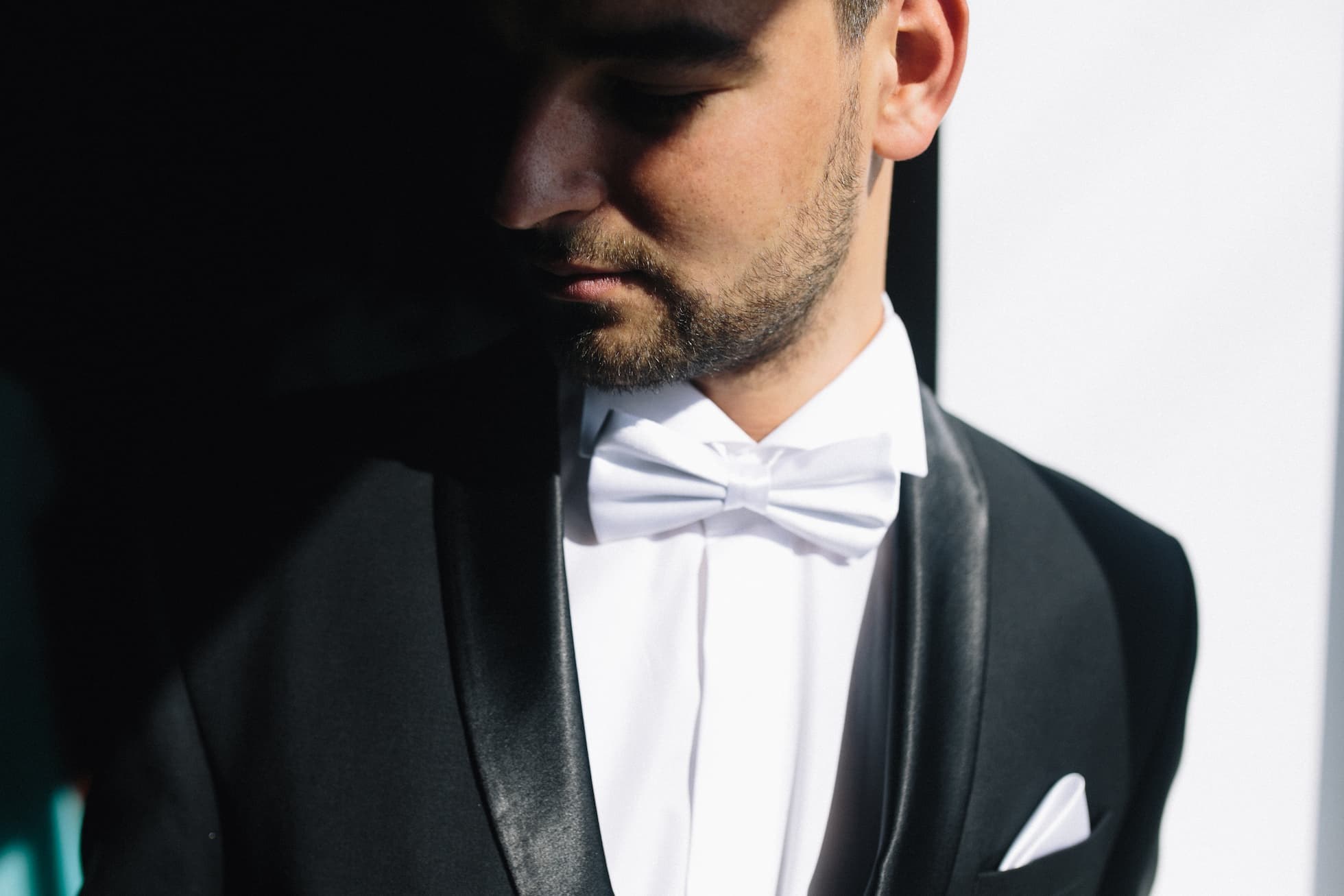 Hombre en traje boda